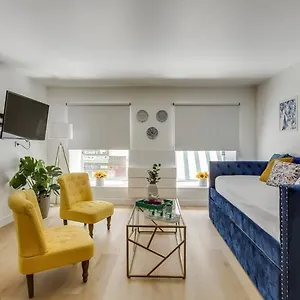  Appartement Modern French Country Studio Charm In The Canal Saint Martin 10th District France