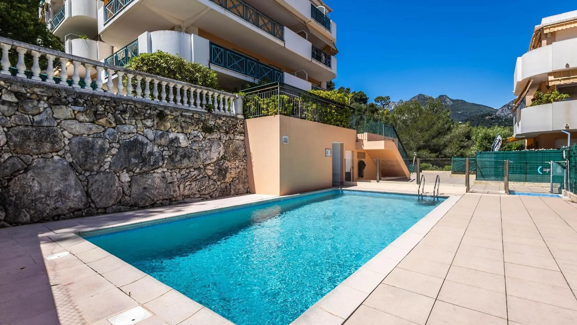 Mon Appart Avec Terrasse Et Piscine Roquebrune-Cap-Martin 0*,  Frankreich